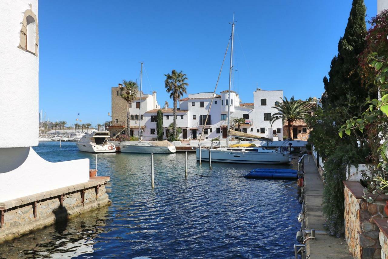 Requesens Empuriabrava Exterior foto