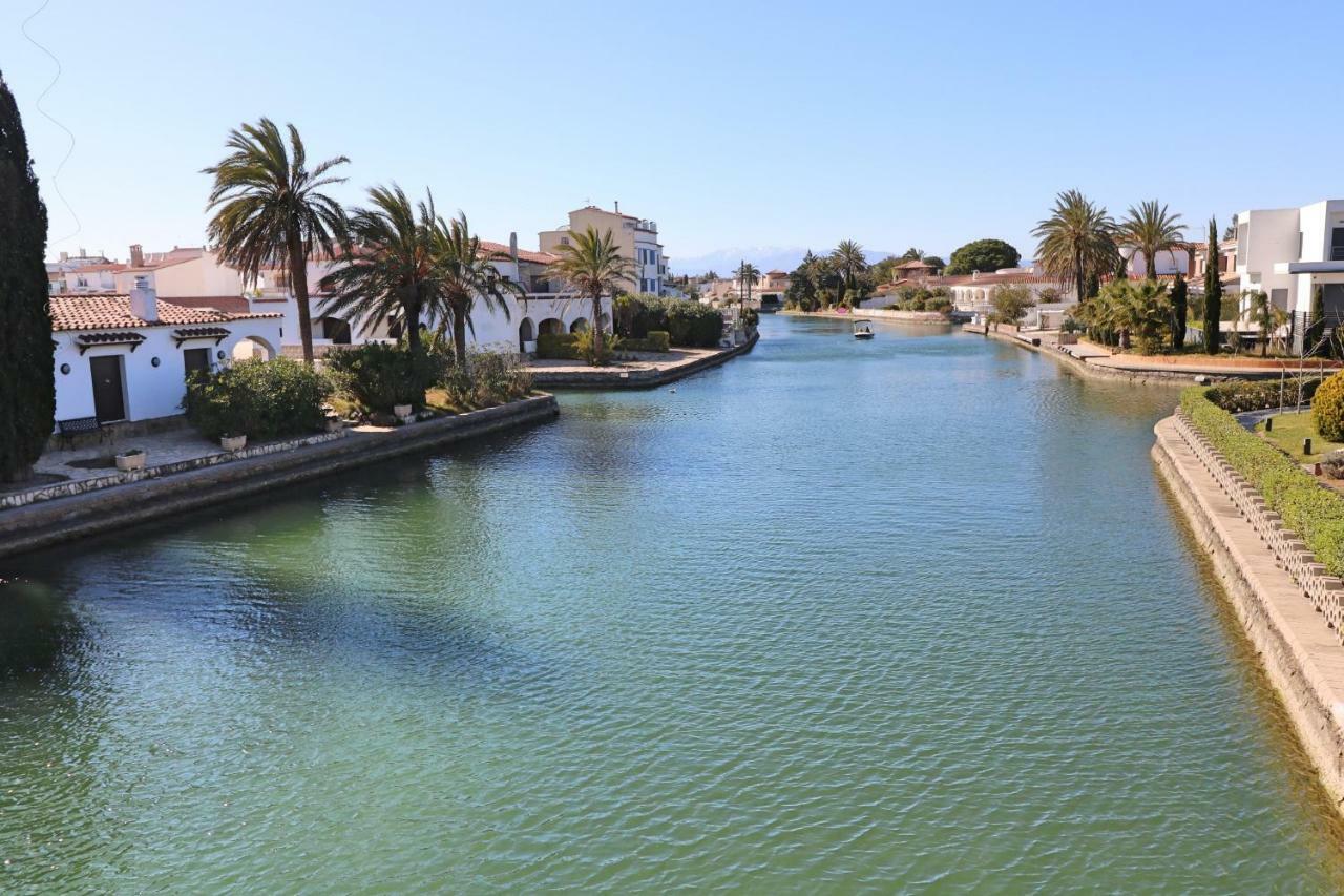 Requesens Empuriabrava Exterior foto